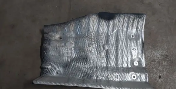 Toyota RAV 4 (XA40) Exhaust heat shield 