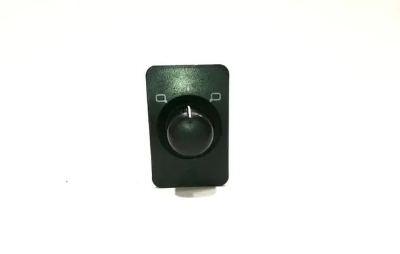 Wing mirror switch