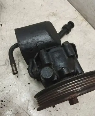 Mazda 626 Power steering pump GG3532600A