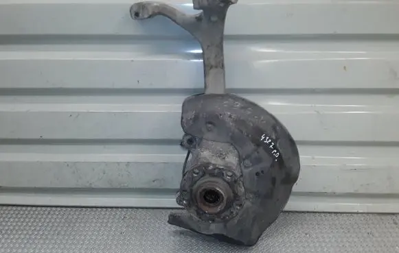 Audi A6 S6 C6 4F Front wheel hub spindle knuckle 