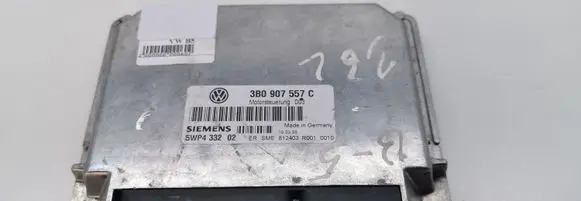Volkswagen PASSAT B5 Engine control unit/module 3B0907557C 5WP433202
