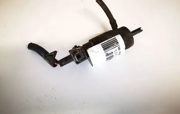 Nissan Primera Windscreen/windshield washer pump