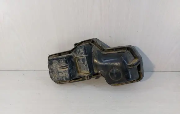 Audi A6 S6 C5 4B Headlight/headlamp dust cover 15381301