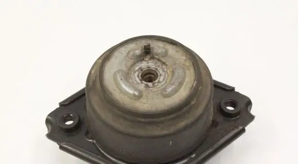 Mercedes-Benz ML W164 Engine mount bracket A2512403117