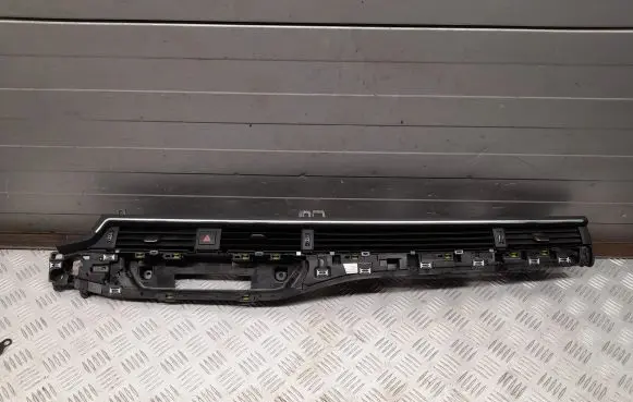 Audi A5 Dash center air vent grill 8W1820902E