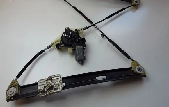 Seat Leon (5F) Front door window regulator with motor 5F4837462D