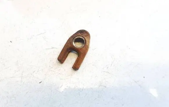 Opel Zafira B Fuel Injector clamp holder 