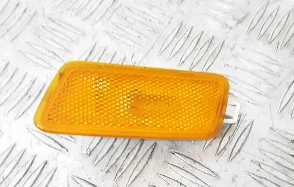 Audi A7 S7 4G Front indicator light 4G8945071