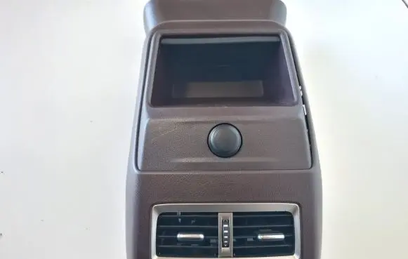 Rear air vent grill