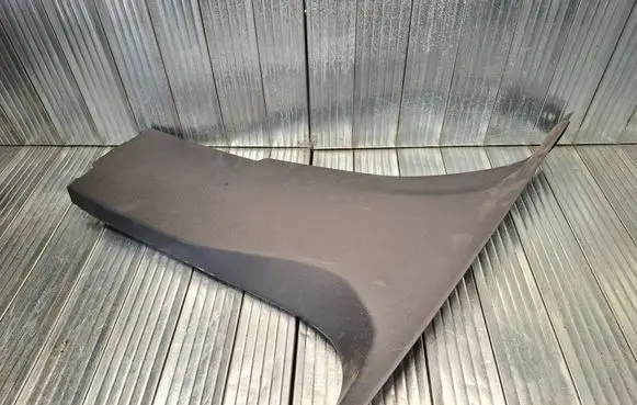 Volvo V40 (B) pillar trim (bottom) 31102351