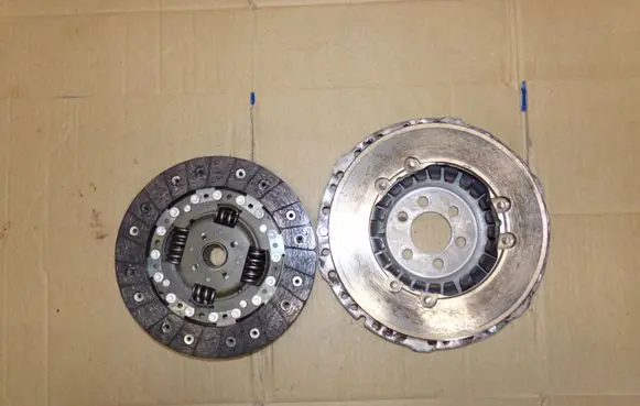 Volkswagen Golf IV Clutch set kit 320028610