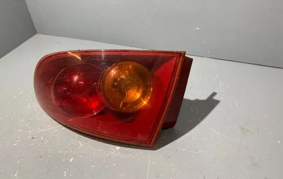 Mazda 3 I Rear/tail lights P2688 0638