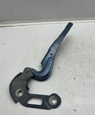 Engine bonnet/hood hinges