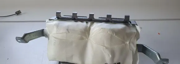 Toyota Avensis T270 Passenger airbag