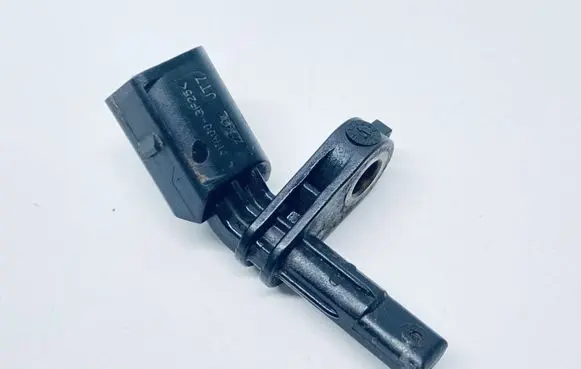 Volkswagen PASSAT B6 ABS brake wheel speed sensor 7H0927804