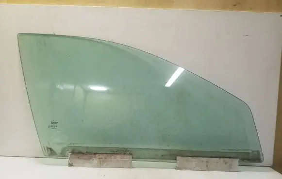 Volvo S60 Front door window glass four-door E243R001106