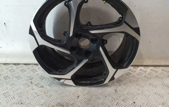 R18 alloy rim
