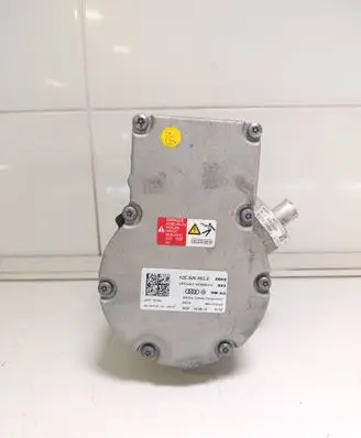 Volkswagen Golf VII Air conditioning (A/C) compressor (pump) 12E820803E 12E010001B