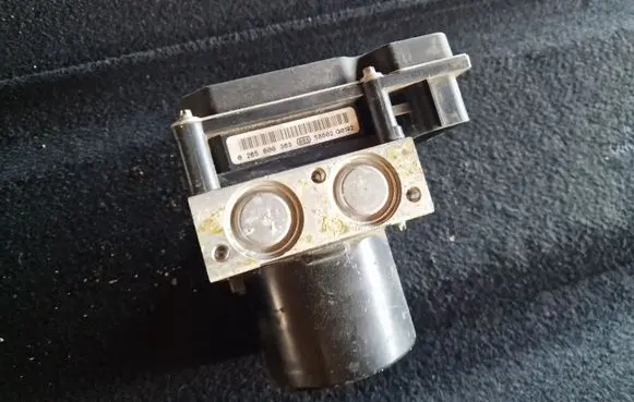 Seat Ibiza IV (6J,6P) ABS Pump 0265800363