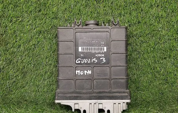 Volkswagen Golf III Engine control unit/module ECU 1H0907311H 0261200784