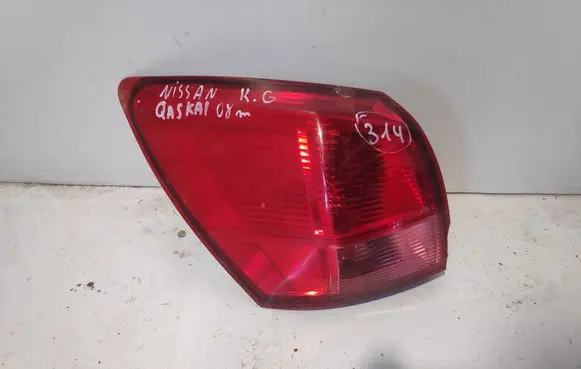 Nissan Qashqai Rear/tail lights 89070311