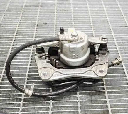 Toyota C-HR I Front brake caliper