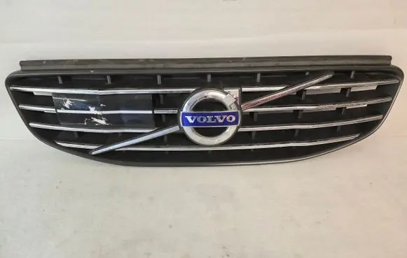 Volvo XC60 Front bumper upper radiator grill 31333833