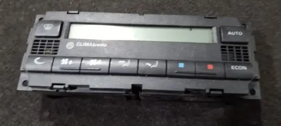 Volkswagen PASSAT B5.5 Climate control unit