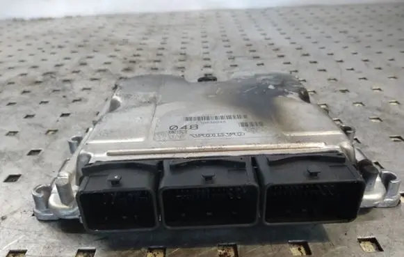 Volvo S40, V40 Engine control unit/module 30630048 0281010441 11540325