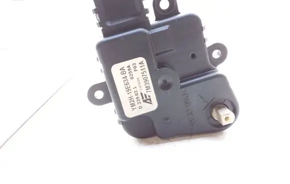 Ford Galaxy Intake manifold valve actuator/motor 7M3907511A YM2H19E634BA