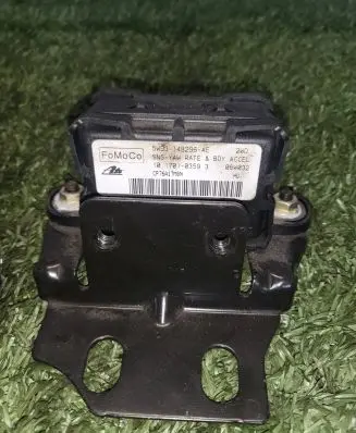 Jaguar S-Type ESP acceleration yaw rate sensor 5W9314B296AE