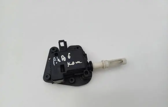 Audi A4 S4 B6 8E 8H Tailgate boot lock/latch motor 8E9827833