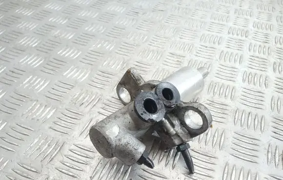Audi A6 S6 C6 4F Master brake cylinder