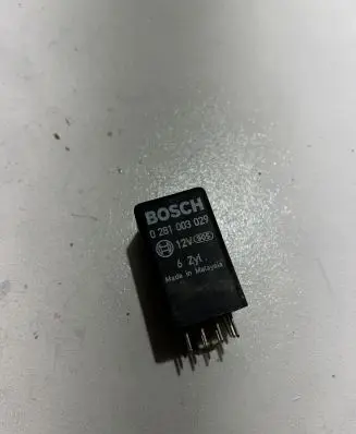 Audi A6 S6 C6 4F Glow plug pre-heat relay 4E0907282A