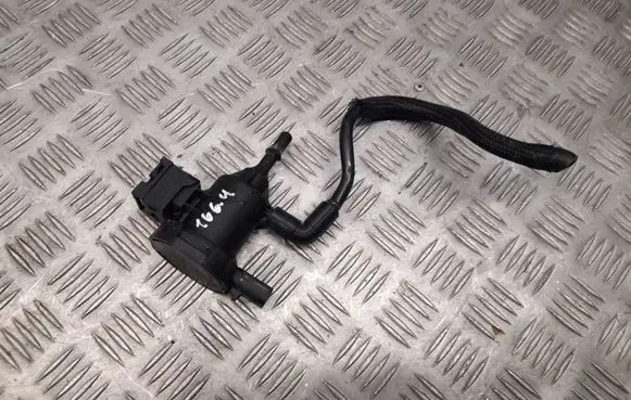 Mercedes-Benz GL X166 Vacuum valve A0014760532