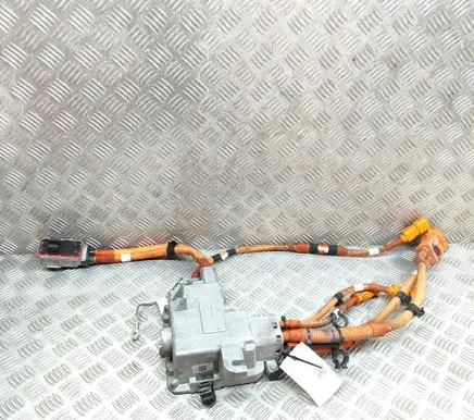 Voltage converter inverter