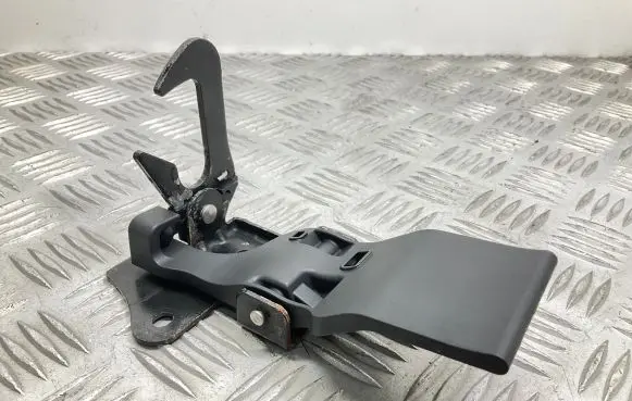 Audi A1 Engine bonnet/hood lock/latch loop/hook 8X0823480A