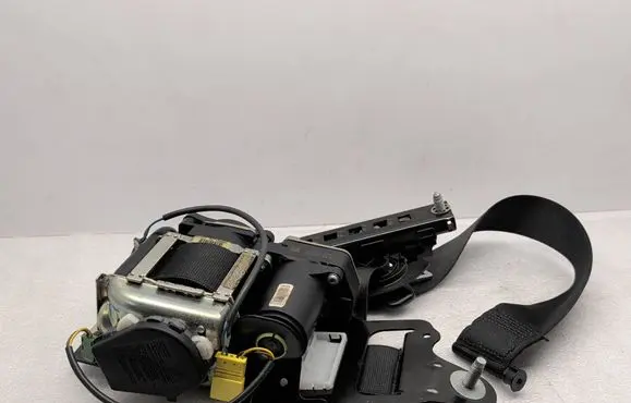 Mercedes-Benz GLC X253 C253 Front seatbelt 631024200A C0980M68123