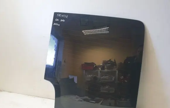 Mercedes-Benz Sprinter W906 Opening tailgate glass 43R001529