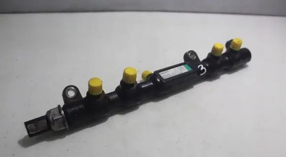 Jaguar X-Type Fuel main line pipe R914RZ130A