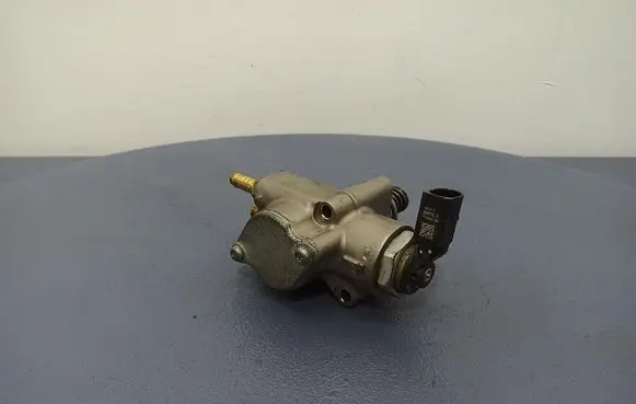Volkswagen Golf V In-tank fuel pump HFS853A04