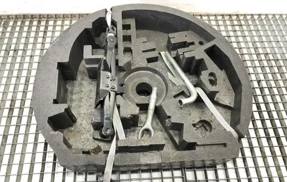 Volkswagen Golf V Other interior part 8P0012109F