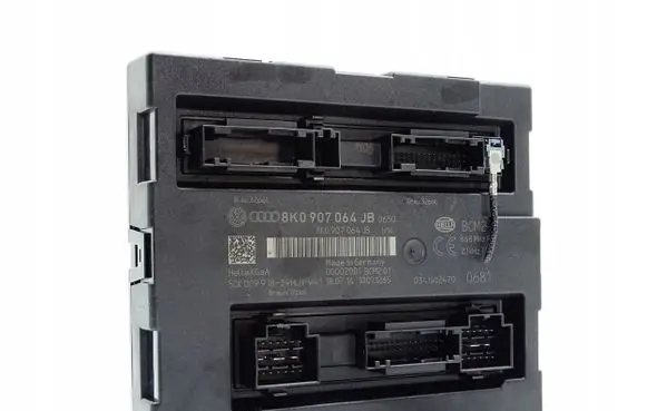 Audi A4 S4 B8 8K Comfort/convenience module 8K0907064JB
