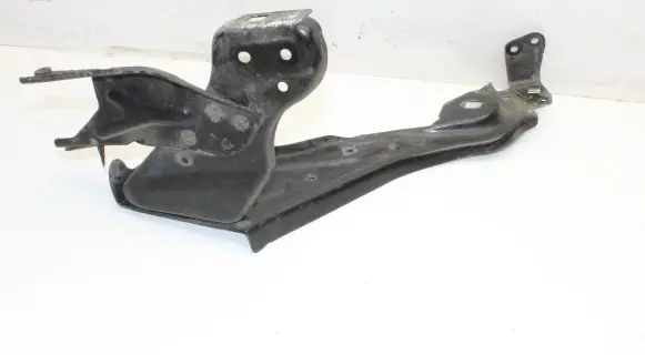 Mercedes-Benz C W204 Headlight/headlamp mounting bracket 204626044