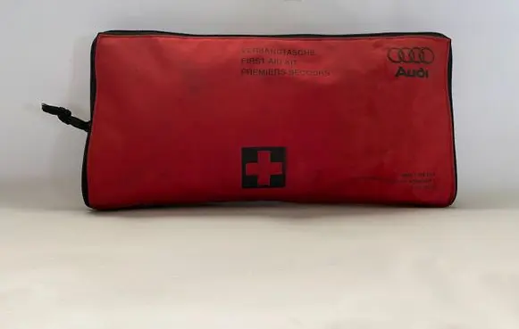 Audi A4 S4 B8 8K First aid kit 8K0860282