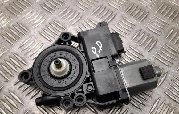 Hyundai Kona II Front door window regulator motor 82460BE110