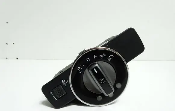Mercedes-Benz C W204 Light switch A2045451804 689L 070528