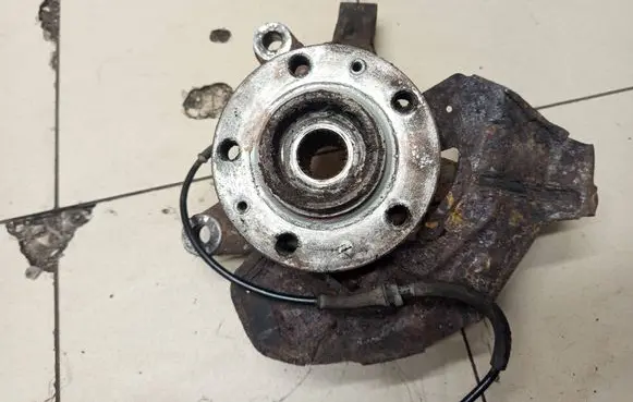 Citroen Jumpy Front wheel hub spindle knuckle 