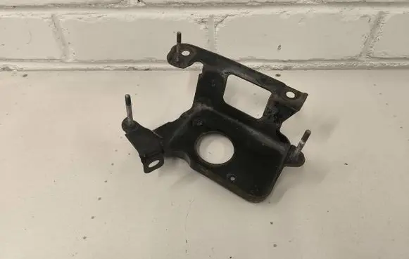 Mercedes-Benz ML W164 Pneumatic air compressor holding bracket 102691