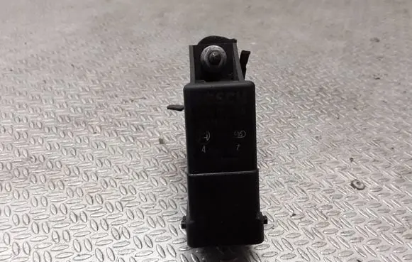 Renault Trafic III (X82) Glow plug pre-heat relay 0281003050